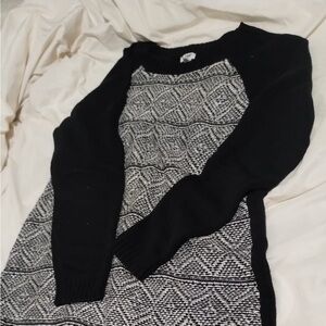 Women XL long black and white sweater
